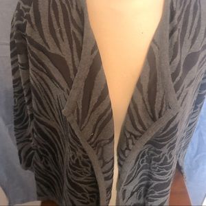 𝅺Dana Buchman cardigan